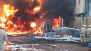 নন্দকুমারের বাখরাবাদে একটি অবৈধ তেল গোডাউনে ভয়াবহ অগ্নিকাণ্ড