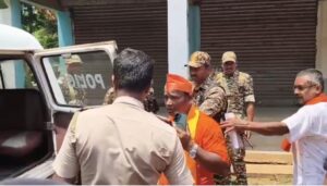 পটাশপুরে বিজেপির প্রচারে হিন্দীভাষী,তাড়া করলো গ্রামবাসী