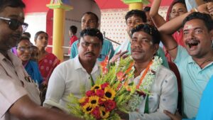 চন্ডীপুর জুড়ে উত্তম বারিকের নিবিড় জনসংযোগ